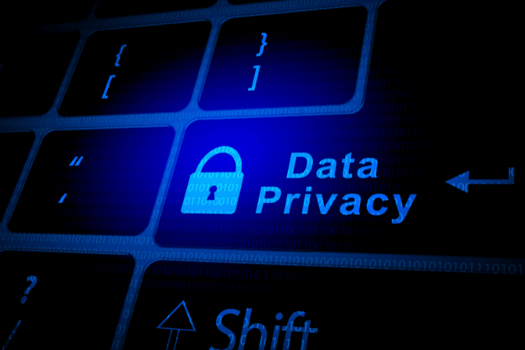 Keyboard with data privacy lock symbolizing ChatGPT rules for confidential information.
